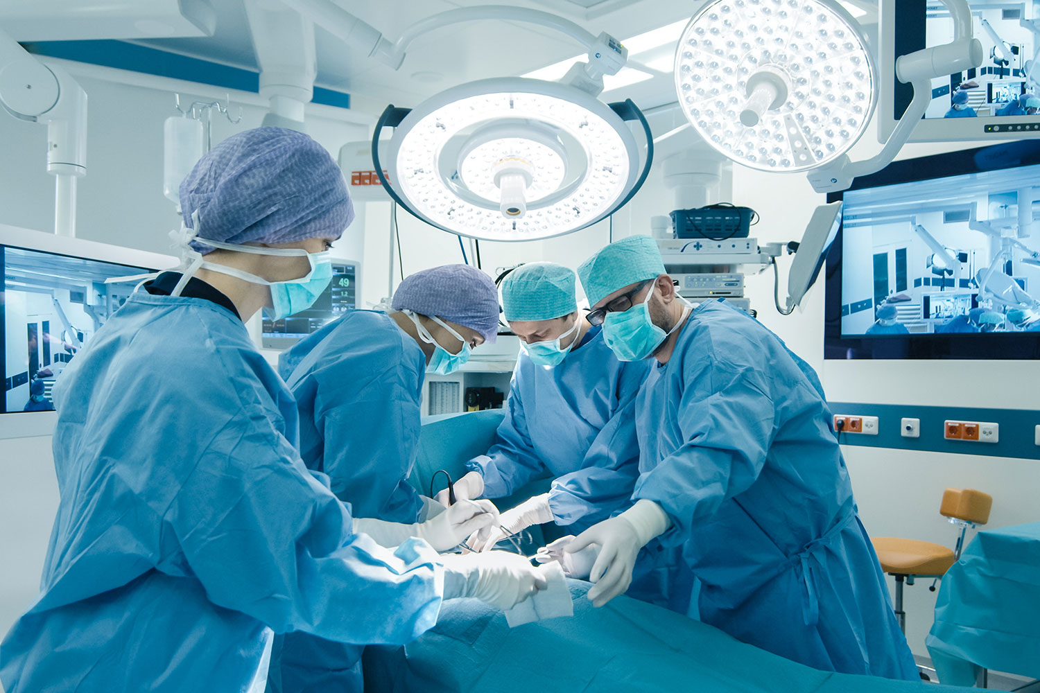 nowoczesne wyposażenie sali operacyjnej
